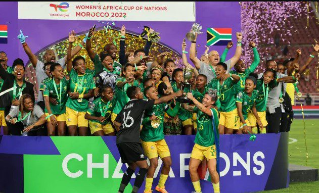 منتخب جنوب إفريقيا يحتفل بفوزه بلقب كأس إفريقيا 22